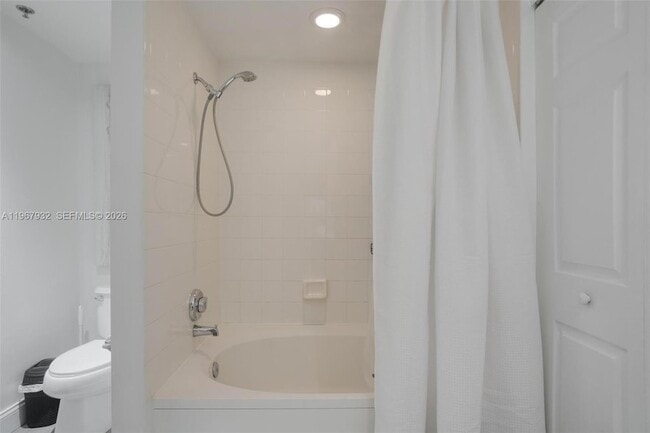 Building Photo - 3145 NE 184th St