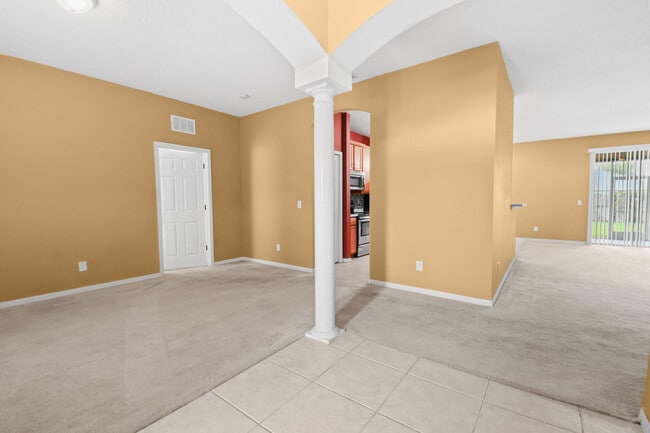 Building Photo - 6221 NW Hacienda Ln