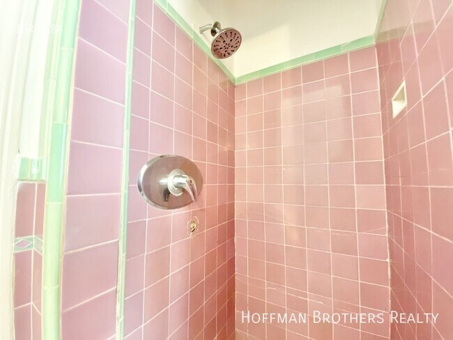 Building Photo - 351 N Sierra Bonita Ave