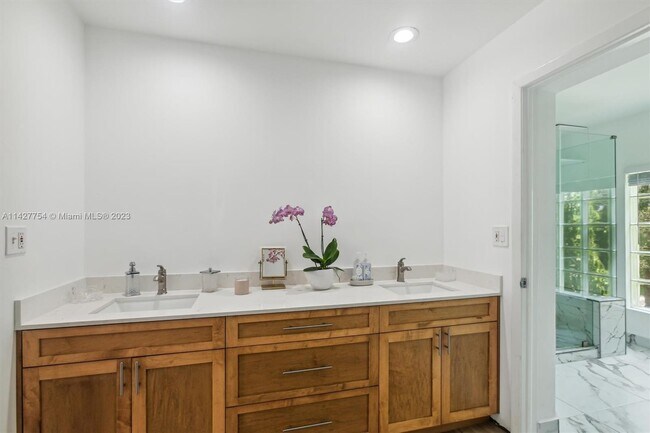 Building Photo - 6300 SW 144th St