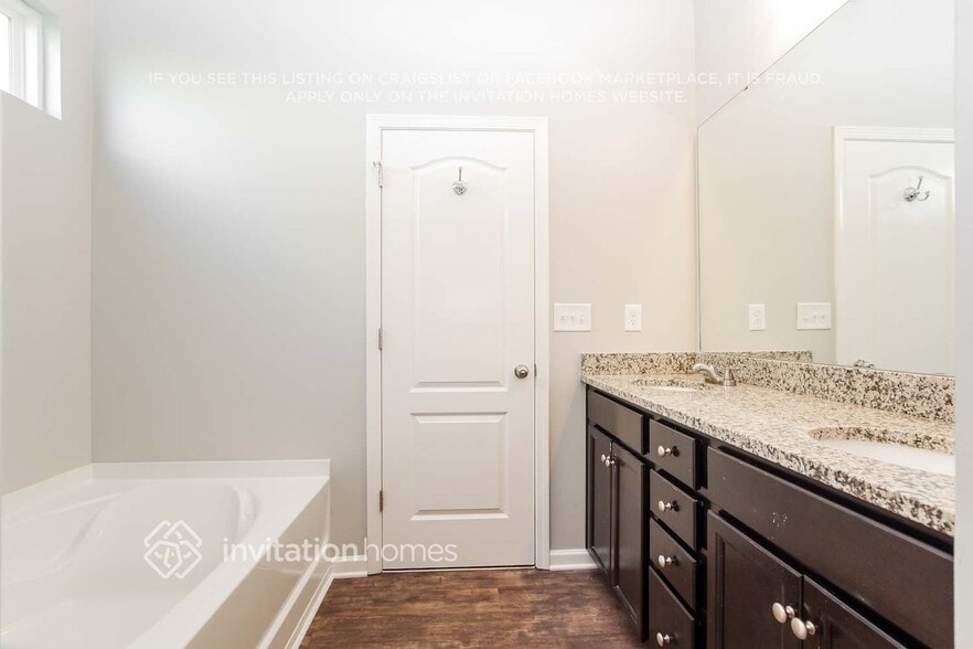 Building Photo - 12915 Longstraw Rd