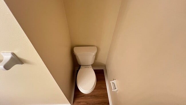 Building Photo - Bright & Spacious 3/2 Home with Huge Yard + Screened Patio — Lawn Care Included!