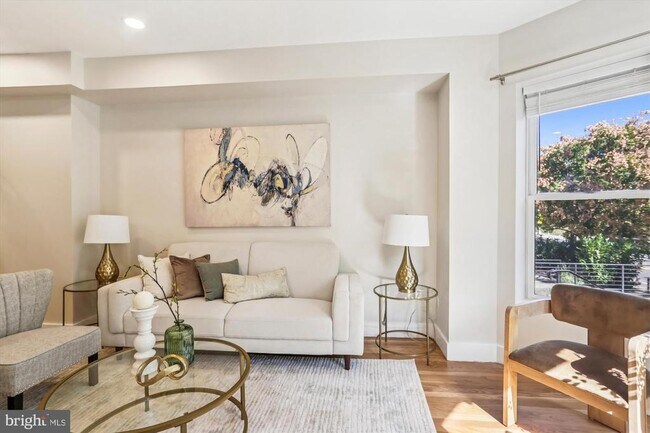 Building Photo - 3222 13th St NW