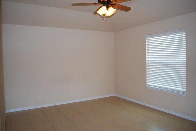 Building Photo - 1700Tru