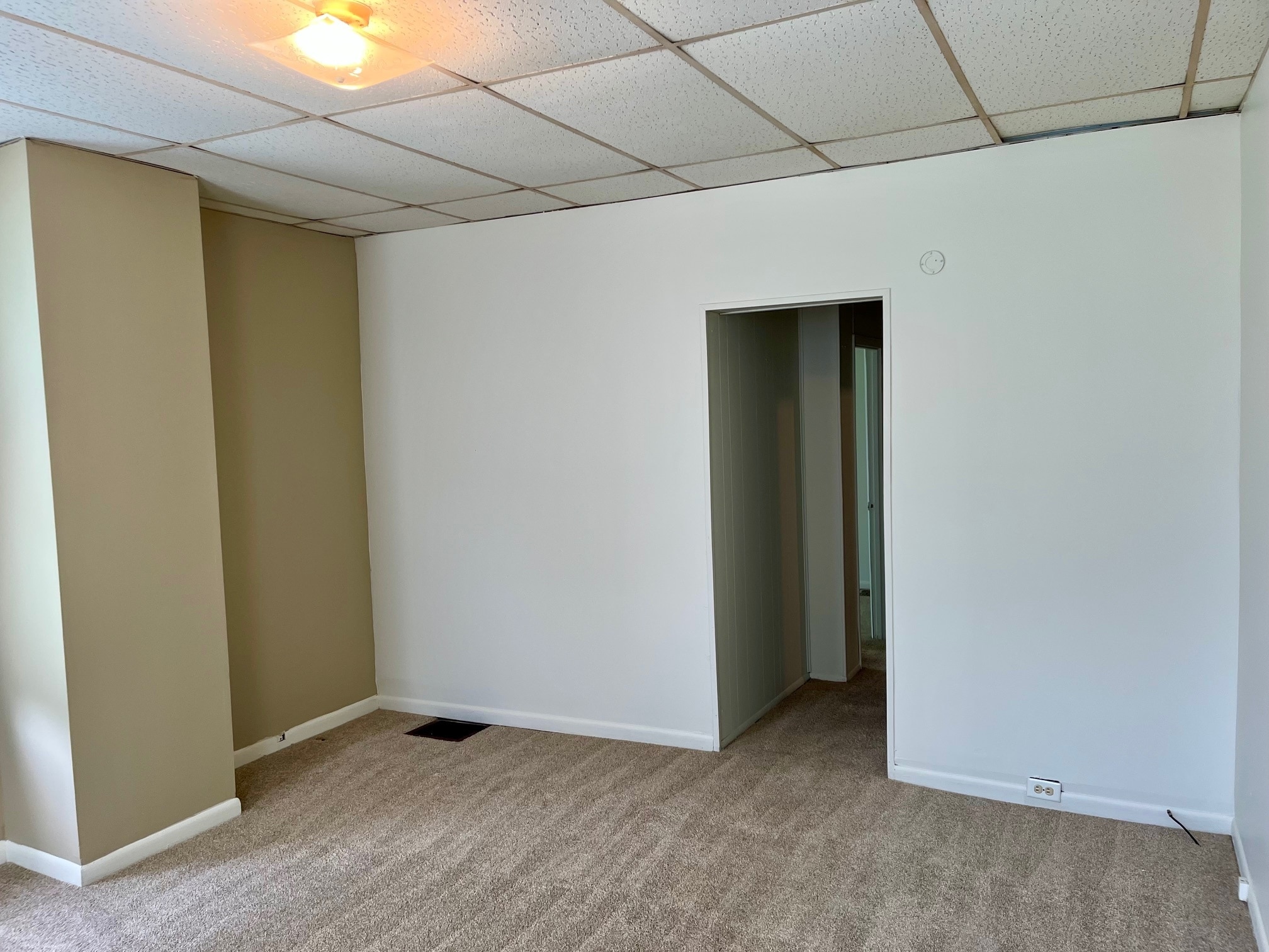 Building Photo - 510 E Locust St