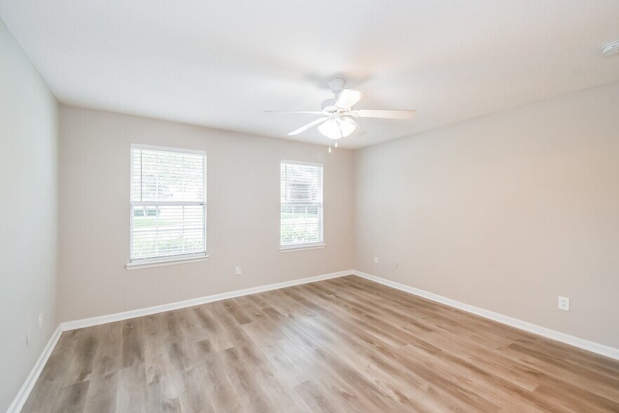 Building Photo - 607 Sunny Stroll Dr