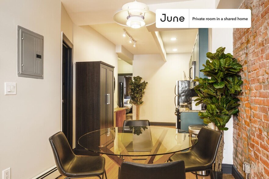 Building Photo - Room in Shared 3 bed/1 bath home