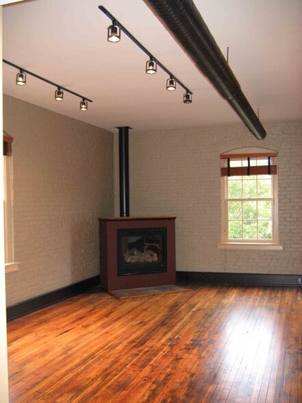 Corner Gas Fireplace - 29 Middlebrook Ave