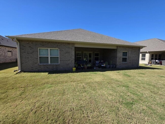 Building Photo - 352 Castlepath Dr SW