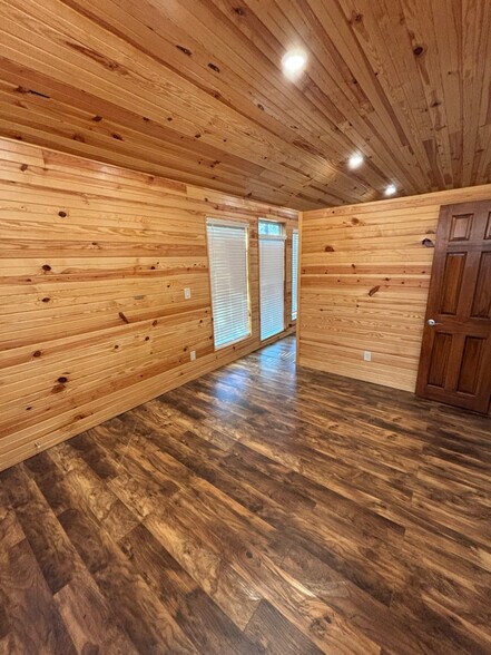 Building Photo - 16889 Digby Dr