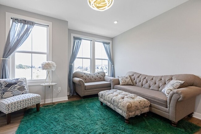 Building Photo - 6032 Windsor Dr