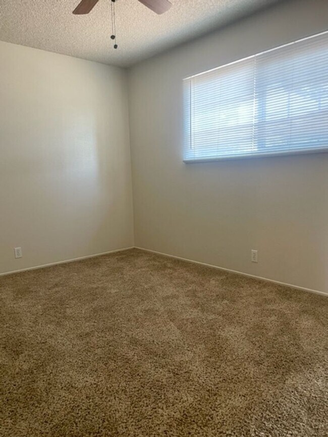 Building Photo - Charming house in an established quiet neighborhood in a court