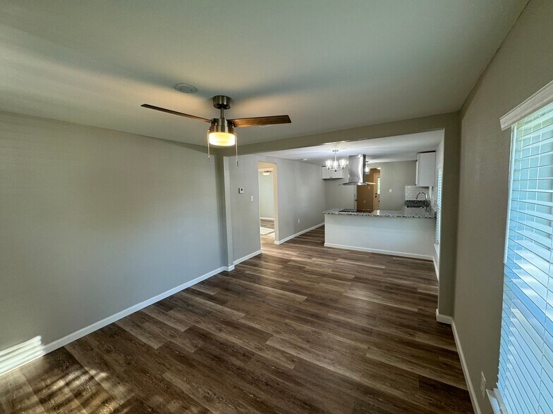 Building Photo - 1210 Southey St