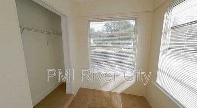 Building Photo - 8944 1st Ave