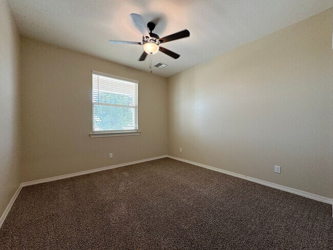 Building Photo - Northeast El Paso 4 Bed Refrig A/C!