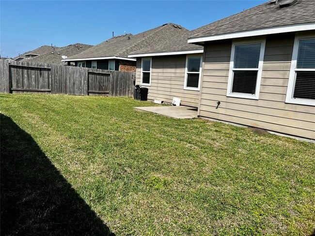 Building Photo - 8327 Quiet Bay Dr