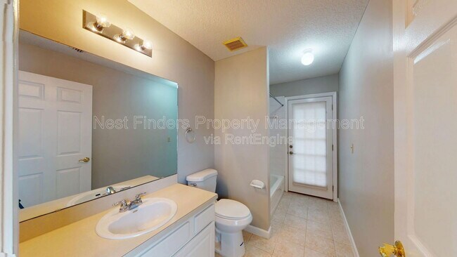 Building Photo - 11861 Lake Fern Dr