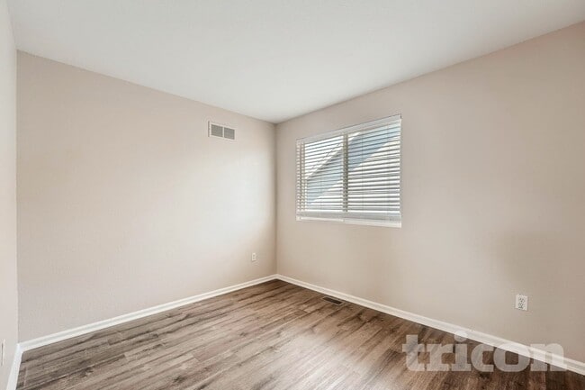 Building Photo - 10250 E 112th Way