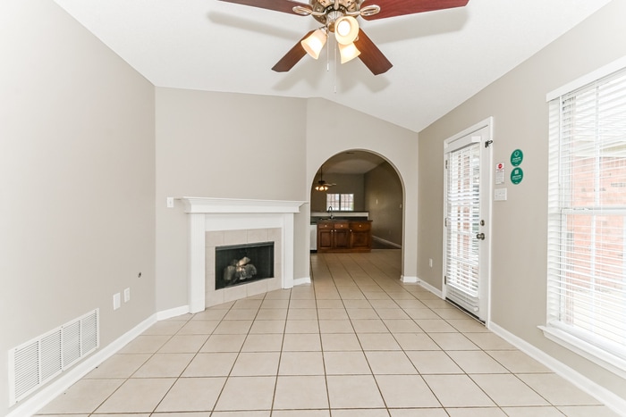 Building Photo - 5682 Hunters Chase Dr