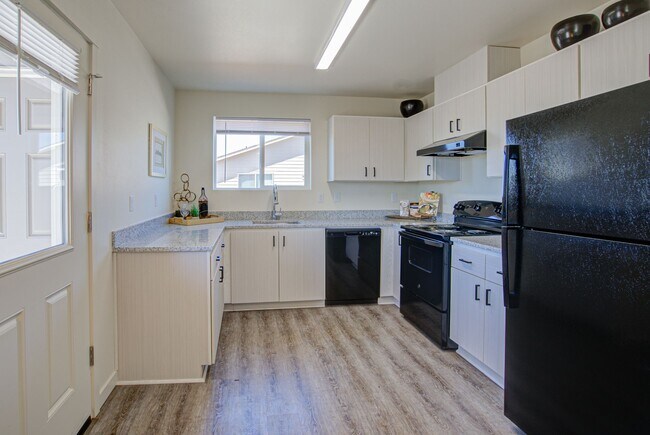 Building Photo - Country Living with Modern Flair: Wake up to the sounds of nature, Live Minutes from Everything