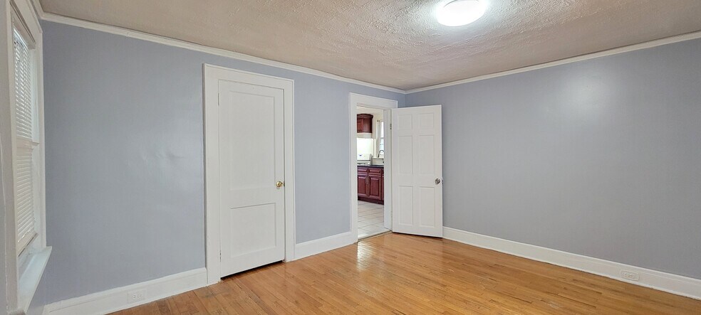 Living Room - 122 Cross St