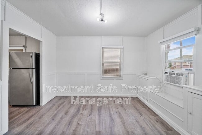 Building Photo - 4653 Utah St