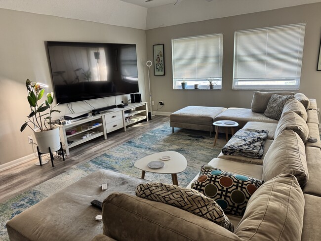 Building Photo - 604 Cordova Green