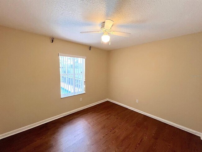Building Photo - 122 Parkview Dr
