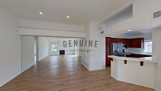 Building Photo - 2Bd 1Ba Condo in Newport Beach