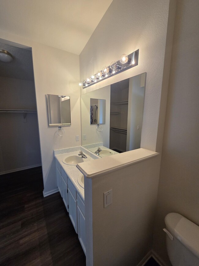 Building Photo - 3516 Atlantic Dr