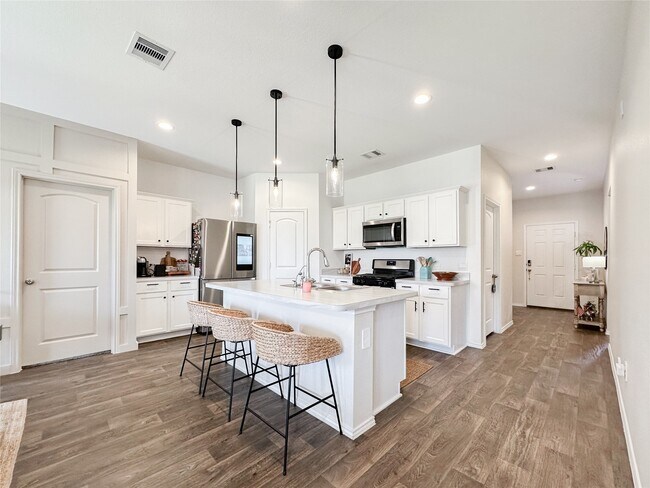 Building Photo - 21527 Violet Rdg Rd