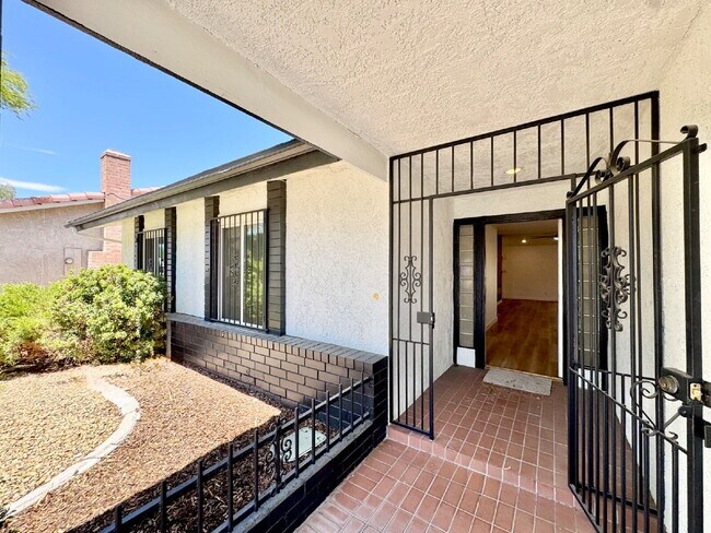 Building Photo - $500 Off! Fully Remodeled Home Near The St...