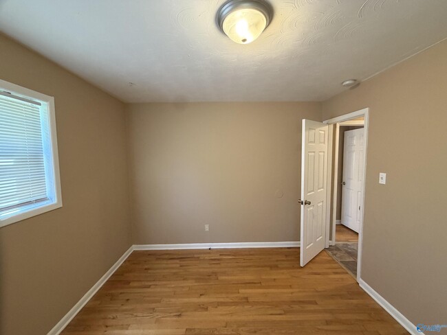Building Photo - 1802 Tunsel Rd SW