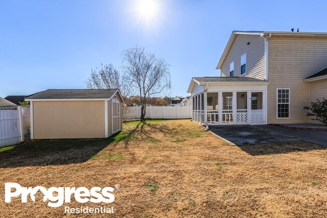 Building Photo - 1440 Standish Dr