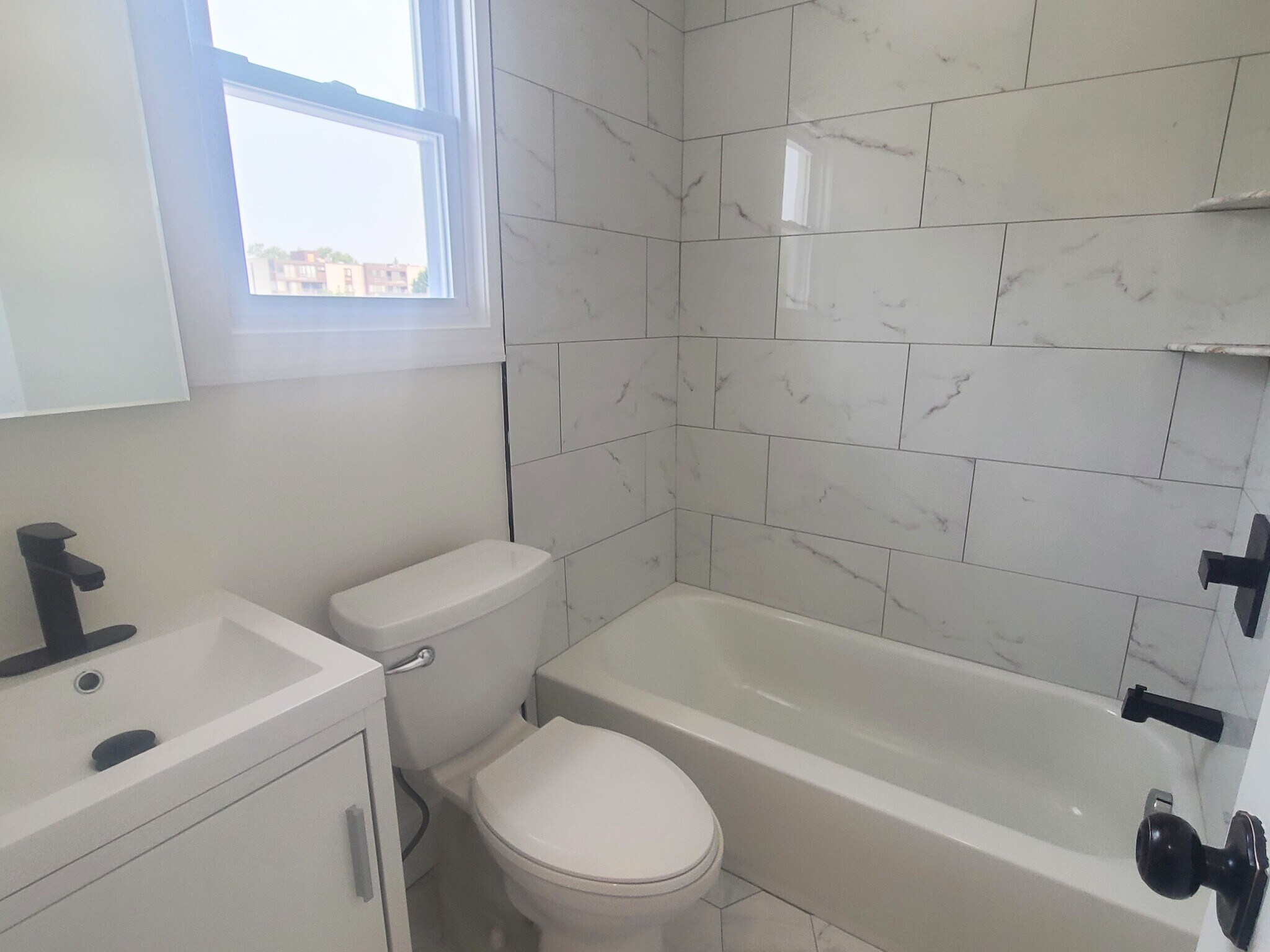 Newer full bath - 35 Pangborn Pl