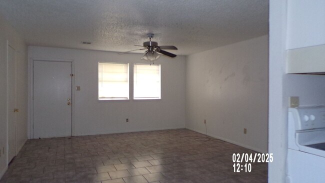 Building Photo - Great Condo located on the Westside of Lawton