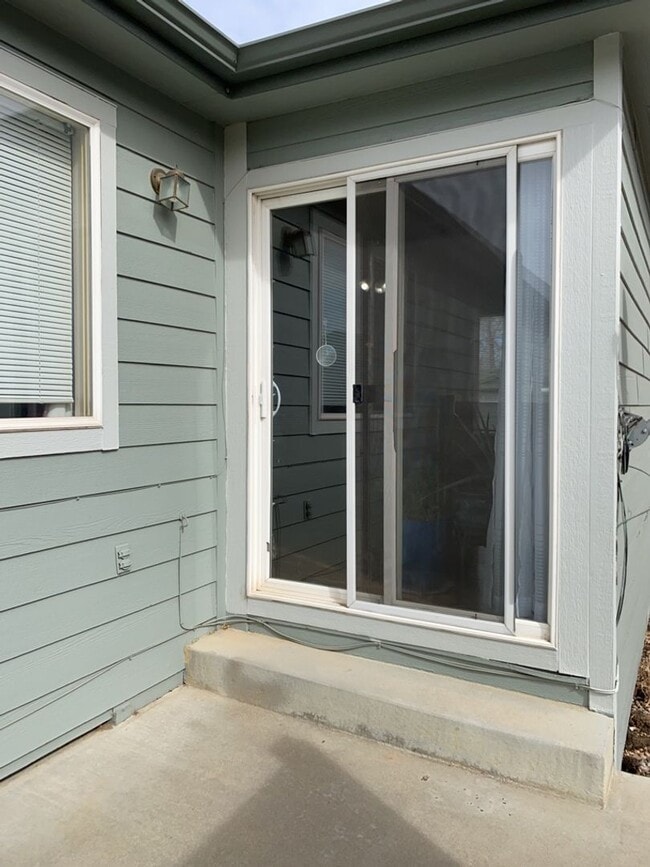 Building Photo - 3 Bed, 2 Bath Duplex in West Fort Collins close to Foothills