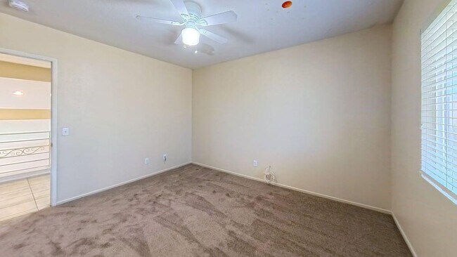 Building Photo - 2226 Willowbrook Ln