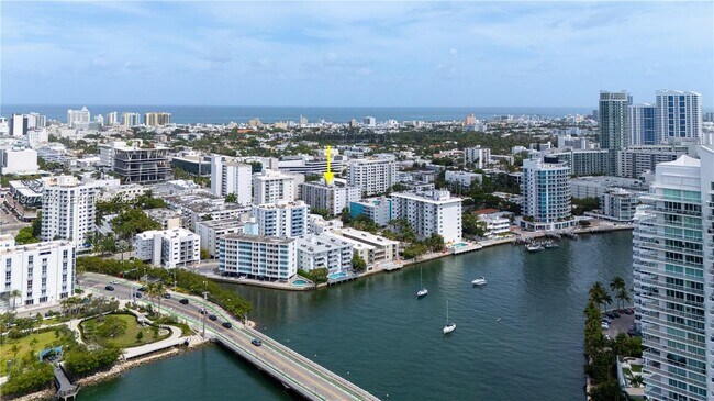 Building Photo - 1340 Lincoln Rd