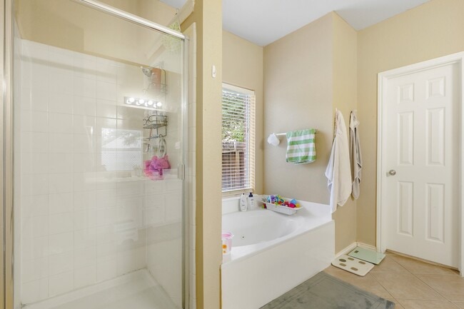 Building Photo - 17611 Haywood Oaks Dr