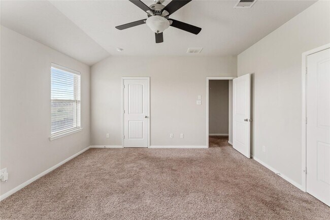 Building Photo - 8014 Oxbow Manor