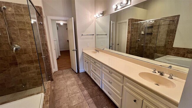 Building Photo - 2710 Hullsmith Dr