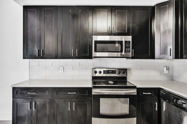 Building Photo - 4757 Sunny Palm Cir