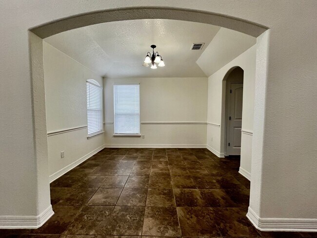 Building Photo - 13724 Altamirano