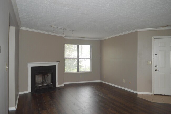 Building Photo - 2744 Greystone Dr