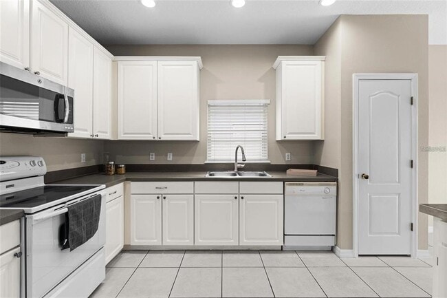 Building Photo - 2244 Brandywine Falls Way