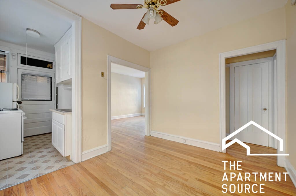 Building Photo - 1333 W Touhy Ave