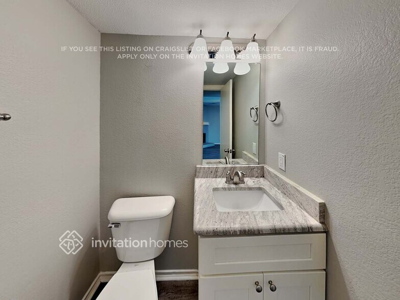 Building Photo - 1230 Sullivan Dr