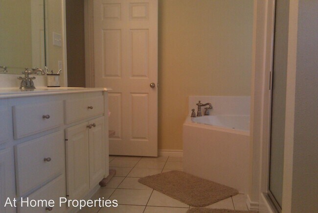 Building Photo - 4 br, 2 bath House - 1410 Dayton Court