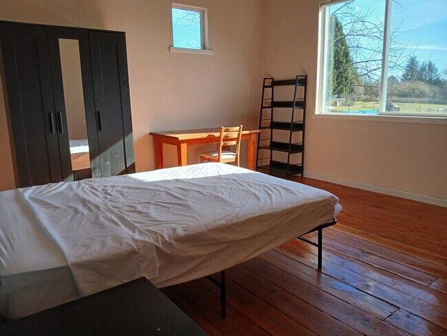 Building Photo - 19105 NE 112th Ave